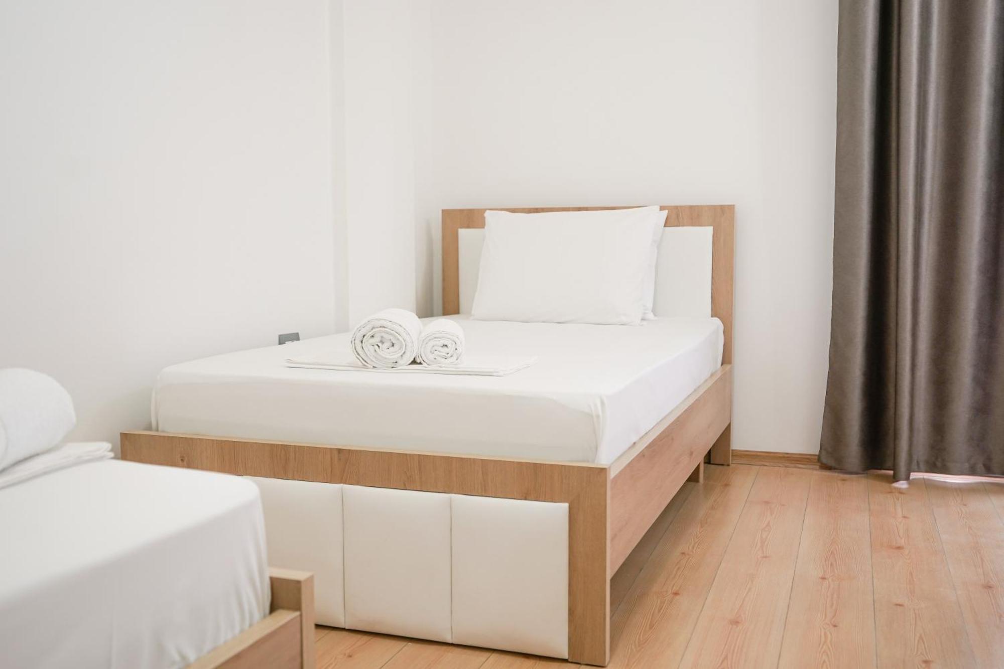 Ora Apartments Гірокастра Екстер'єр фото
