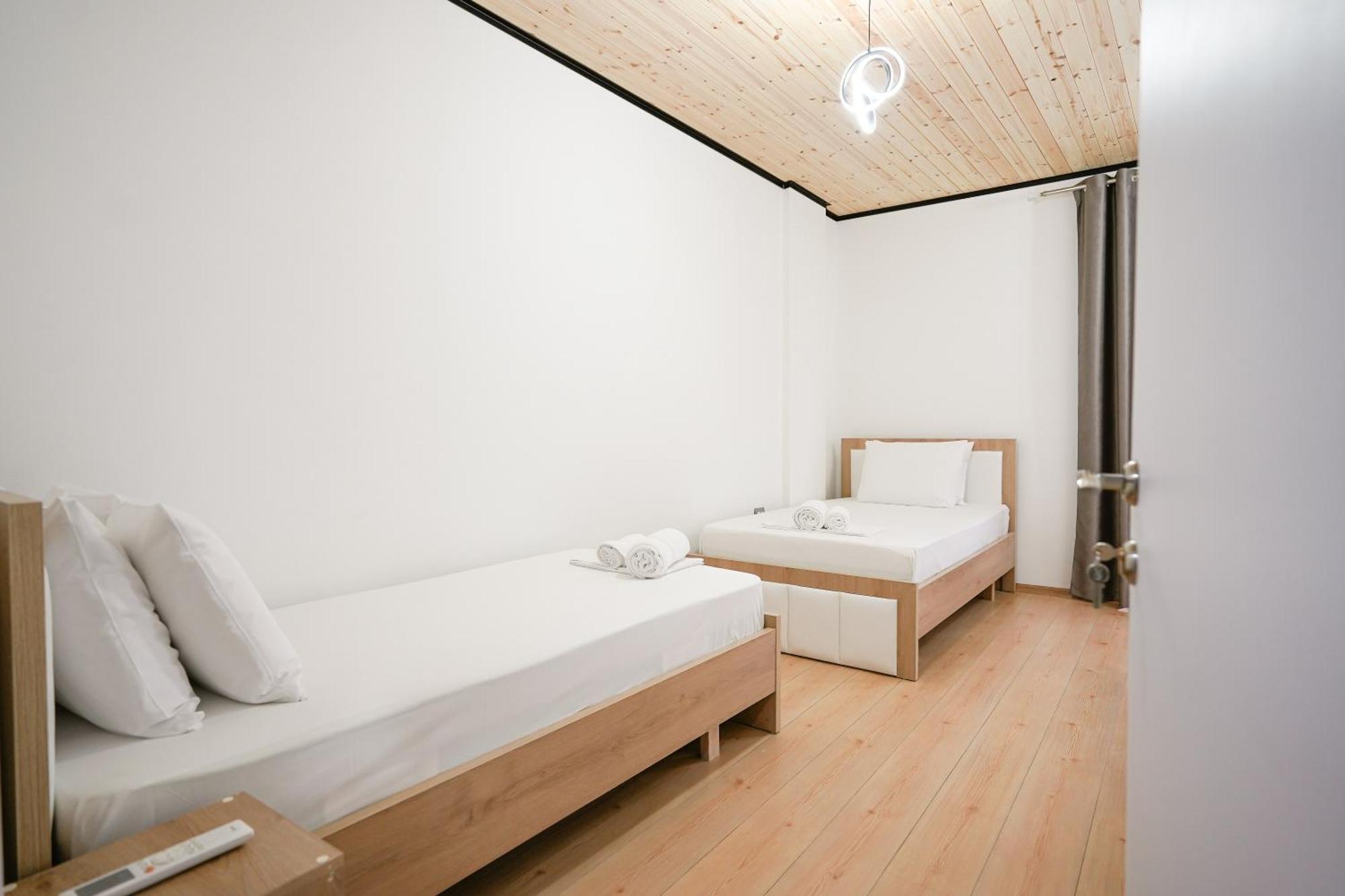 Ora Apartments Гірокастра Екстер'єр фото